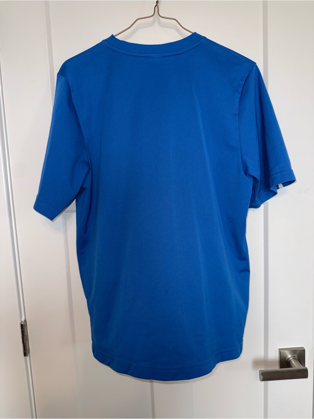 Vintage Y2K Nike Men's Royal Blue Short-Sleeve Athletic Jersey with White Accent - Picture 2 of 8